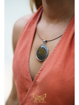 Collection Ranggawijaya - Pendentif en jaspe multicolore d'Indonésie - Forme ronde 09