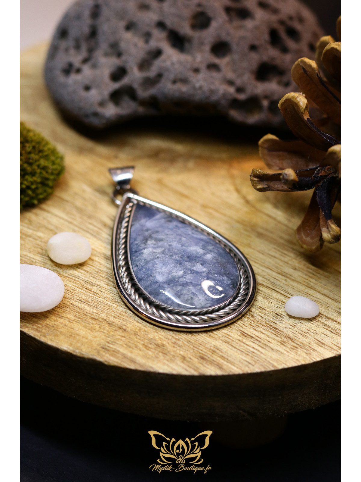Collection Ranggawijaya - Pendentif en sodalite d'Indonésie - Forme goutte 18