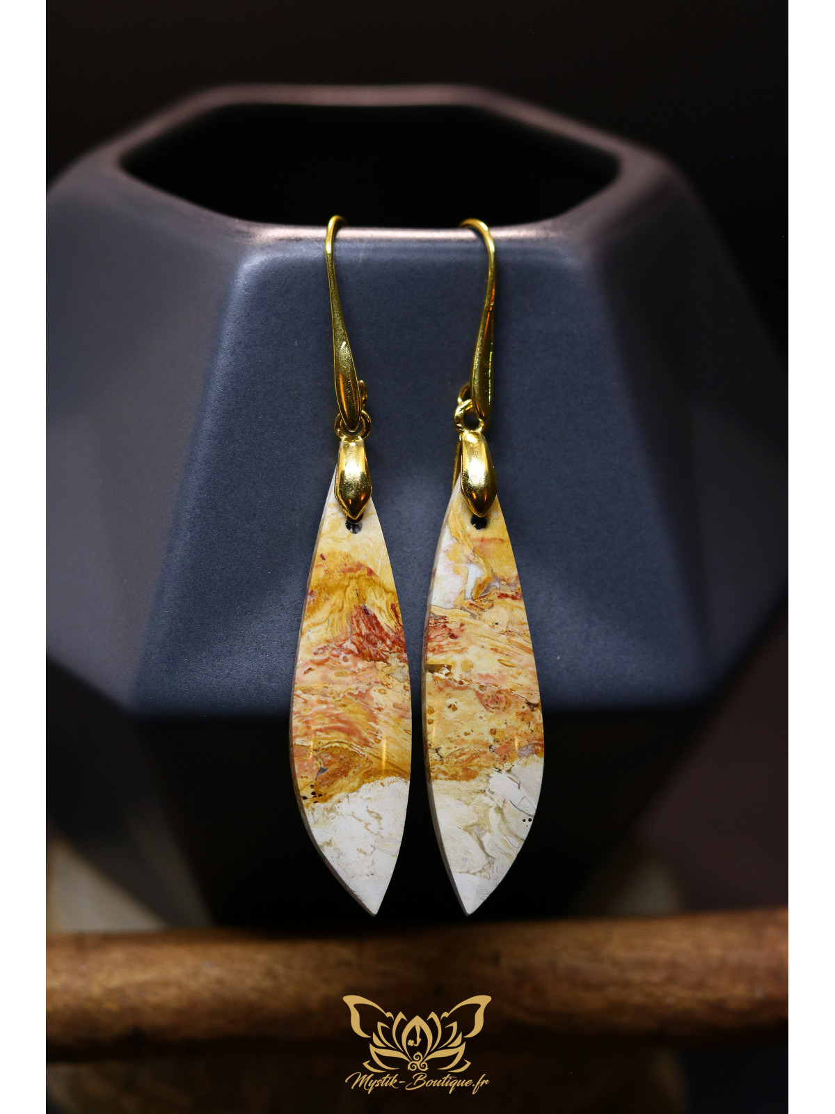 Boucles d'oreilles artisanales en racine de palmier brune fossilisée - Accroches en laiton plaqué or 18K