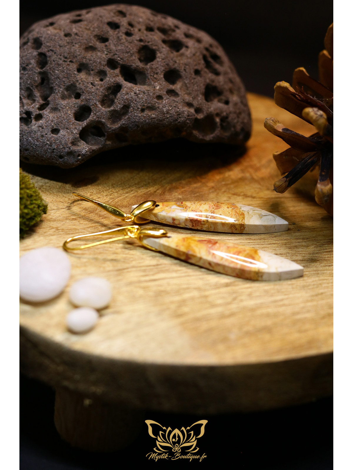 Boucles d'oreilles artisanales en racine de palmier brune fossilisée - Accroches en laiton plaqué or 18K