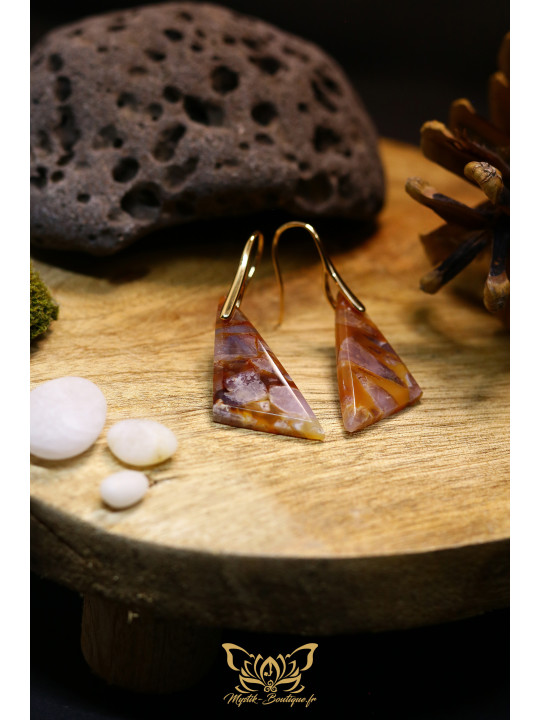 Boucles d'oreilles artisanales en agate violette - Accroches en laiton plaqué or 14K