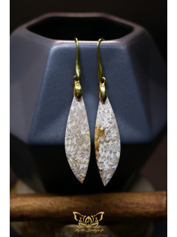 Boucles d'oreilles artisanales en corail fossilisé - Accroches en laiton plaqué or 18K