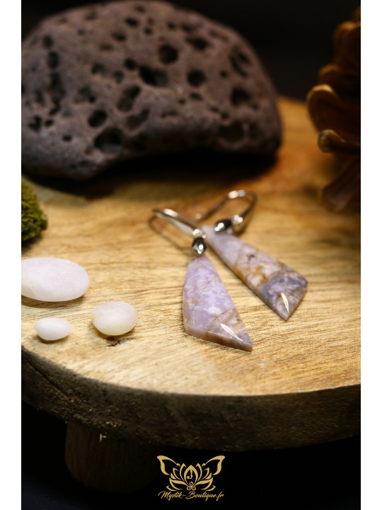 Boucles d'oreilles artisanales en agate violette - Accroches en laiton plaqué platine