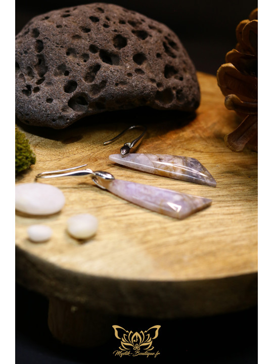 Boucles d'oreilles artisanales en agate violette - Accroches en laiton plaqué platine