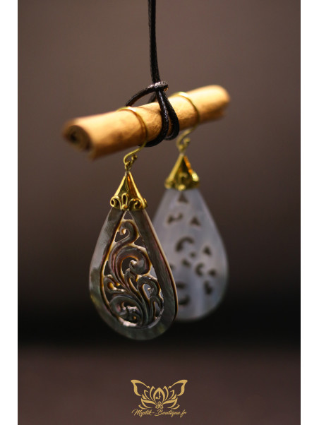 Boucles d'oreilles artisanales forme goutte sculptée en ormeau nacré brun - Accroches en laiton 03