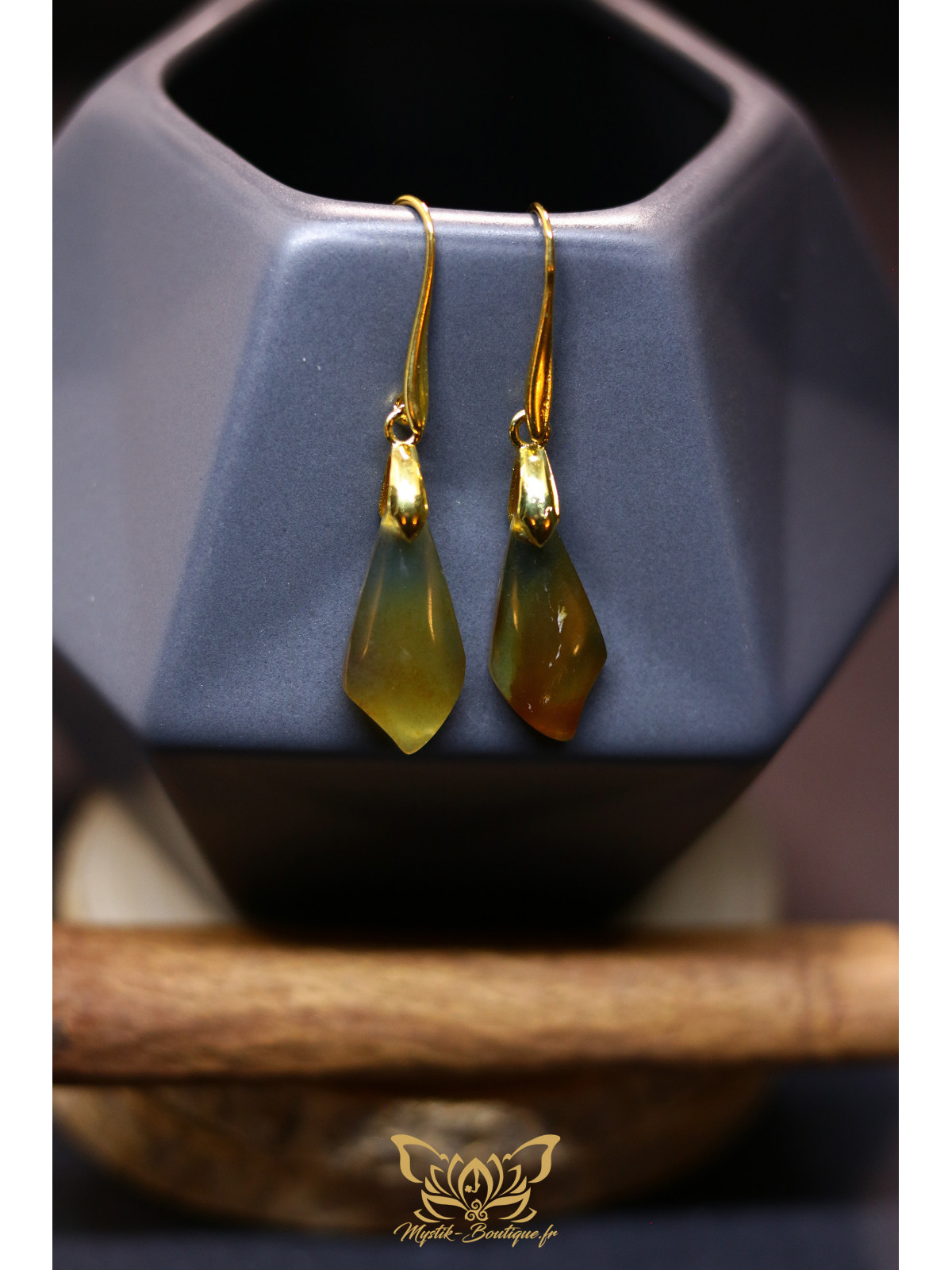 Boucles d'oreilles artisanales en ambre - Accroches en laiton plaqué or 18k