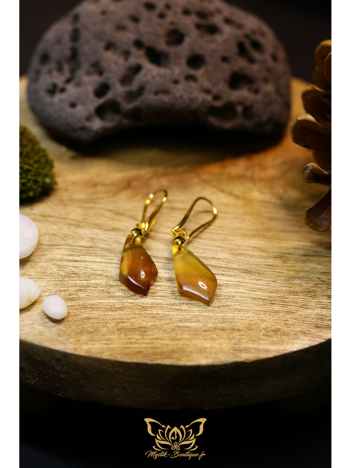 Boucles d'oreilles artisanales en ambre - Accroches en laiton plaqué or 18k