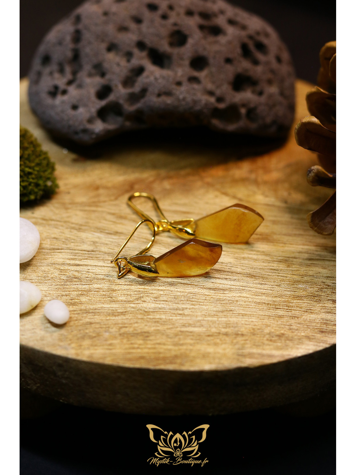 Boucles d'oreilles artisanales en ambre - Accroches en laiton plaqué or 18k