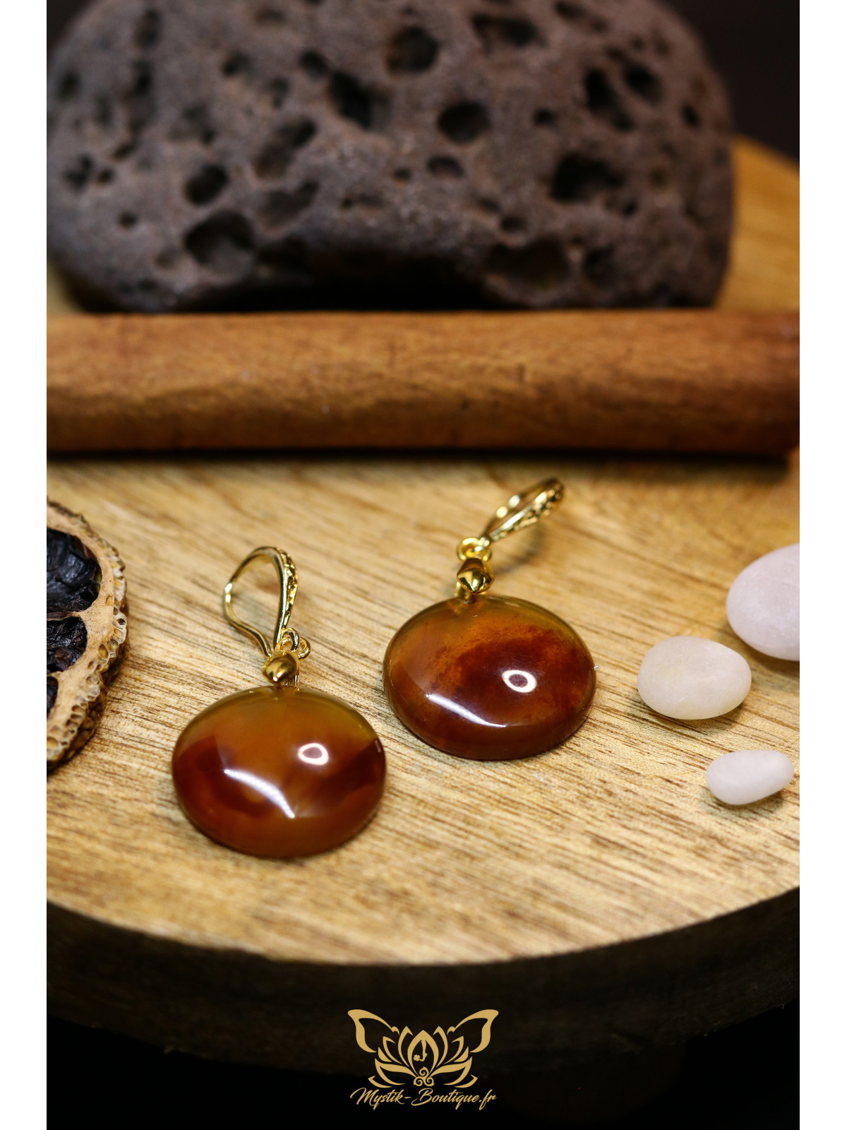 Boucles d'oreilles artisanales rondes en ambre - Accroches en laiton plaqué or 18k